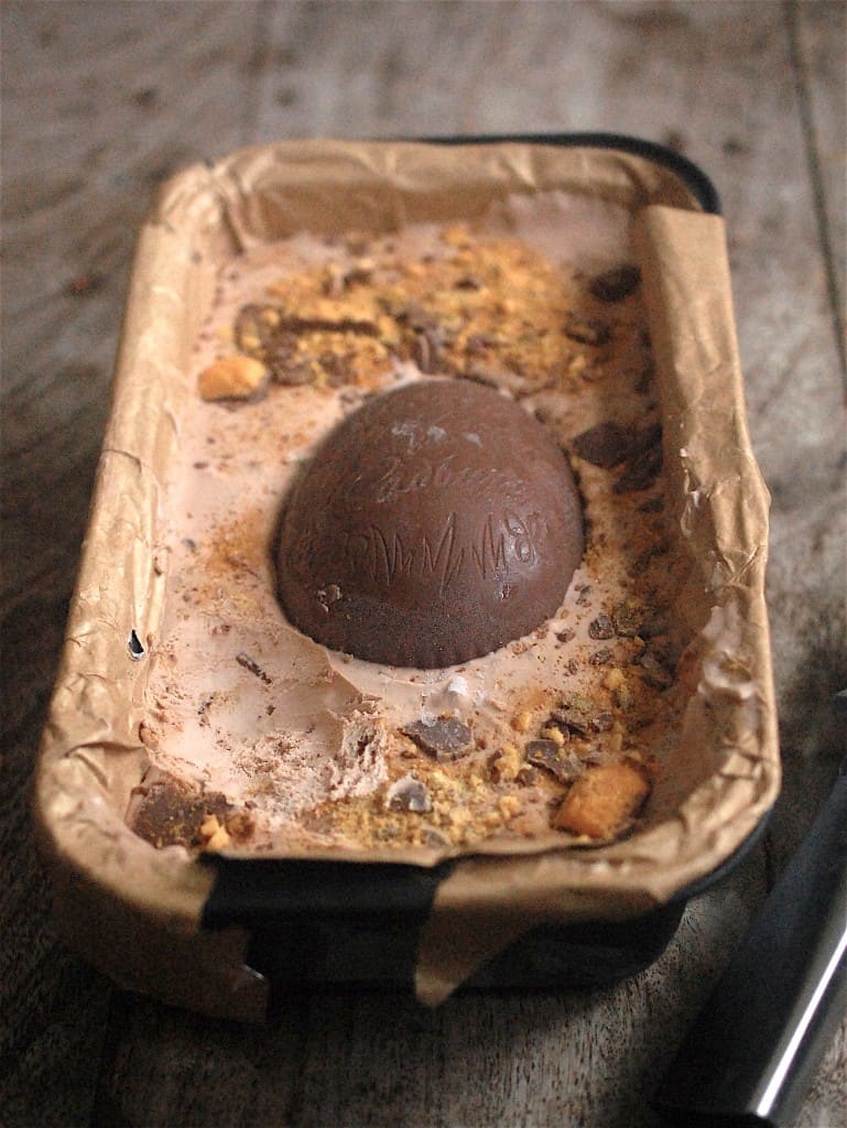 Ice cream with crunchie broken on tip and easter egg on top