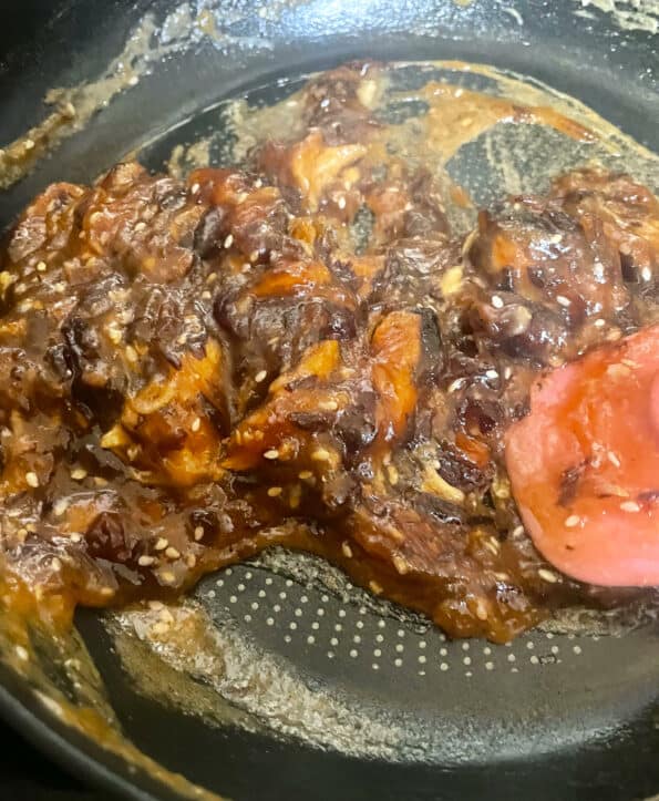 Date paste in a pan