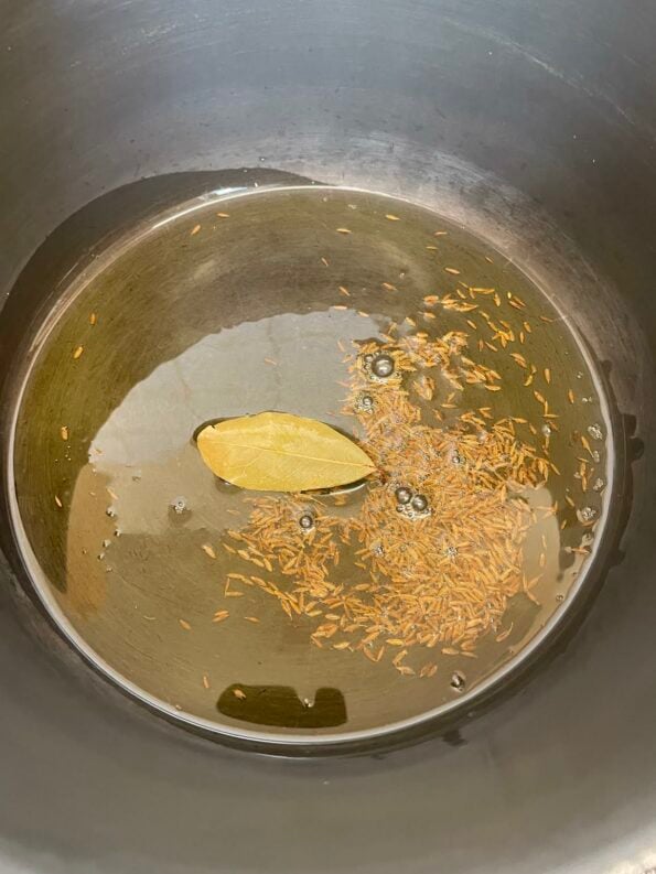 Bay leaf and Cumin in Oil and ghee