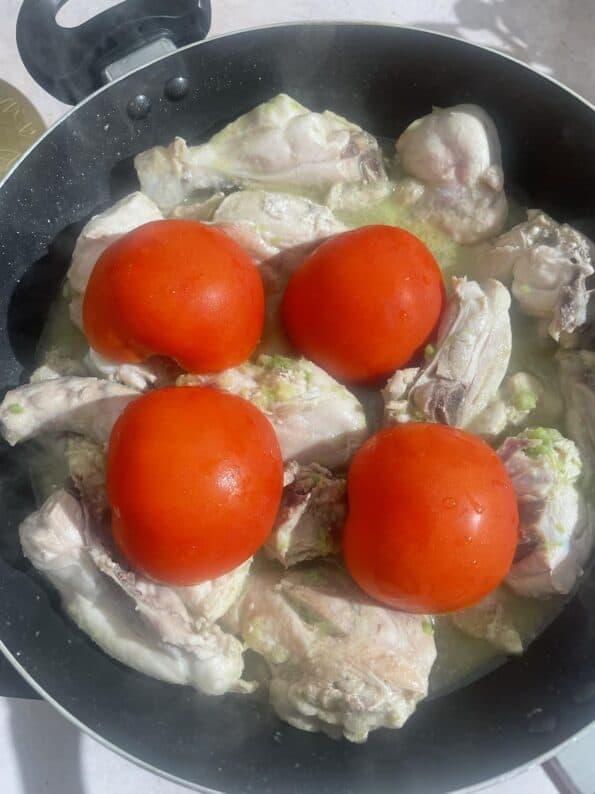 Tomatoes added to Karahi