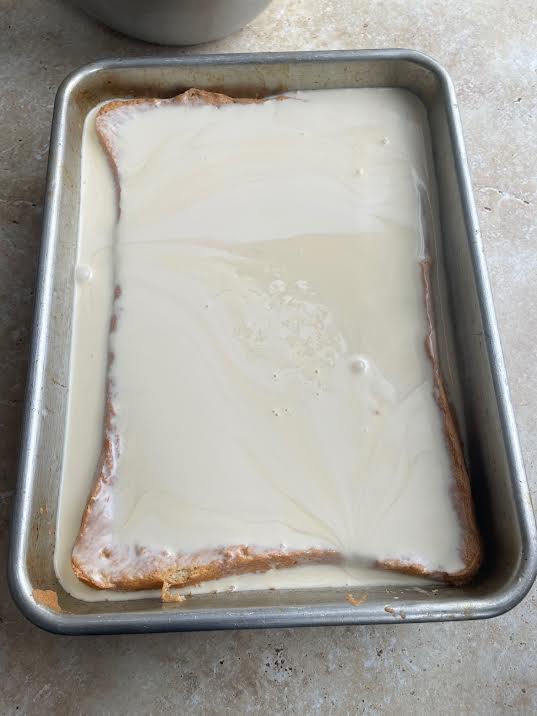 Cake soaked in milk in tin