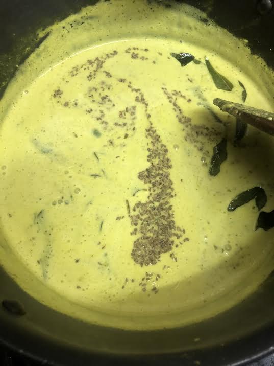Seeds added to yoghurt soup