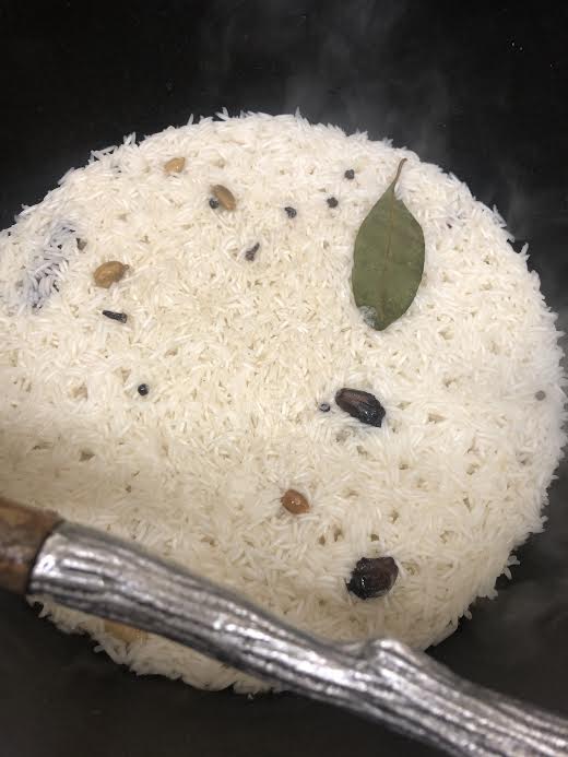 Par boiled rice in pot