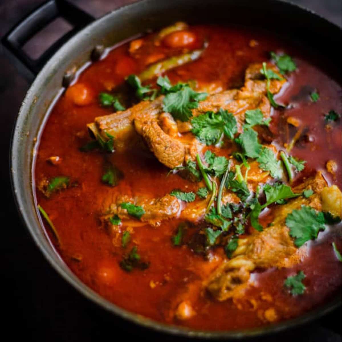 Lamb Chops Curry in pot