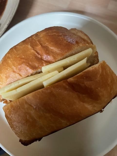 Cheese added into bread 
