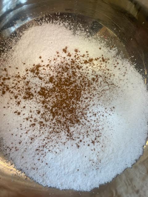 Icing Sugar and Cinnamon in bowl