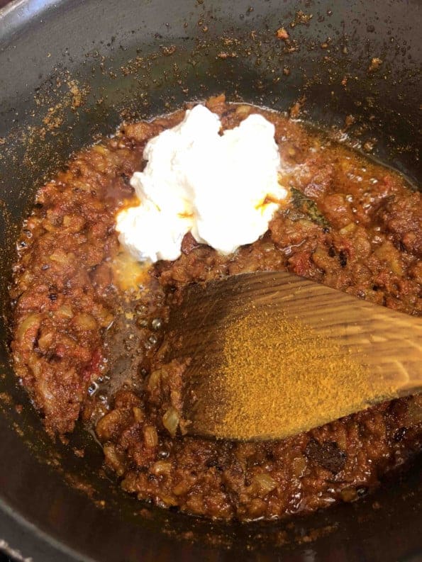 Yoghurt added to pot
