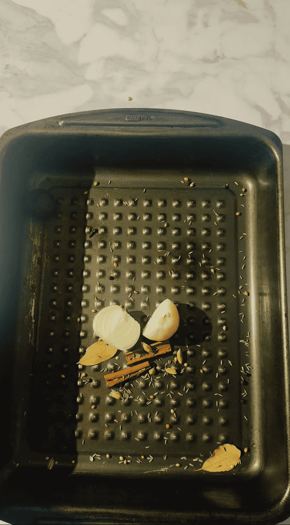 Yemeni Mandi with Lamb Shanks Tin with aromatic and onion