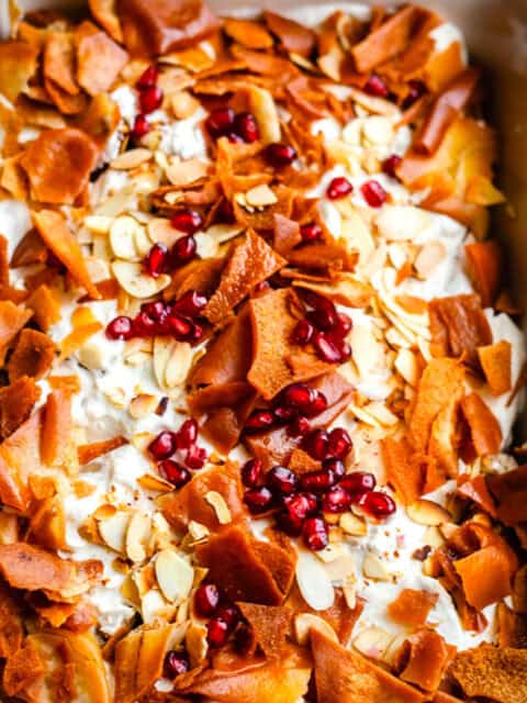 Djaj fatteh in dish