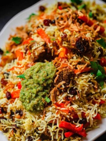 Baris iskakuri on platter with bisbas on top