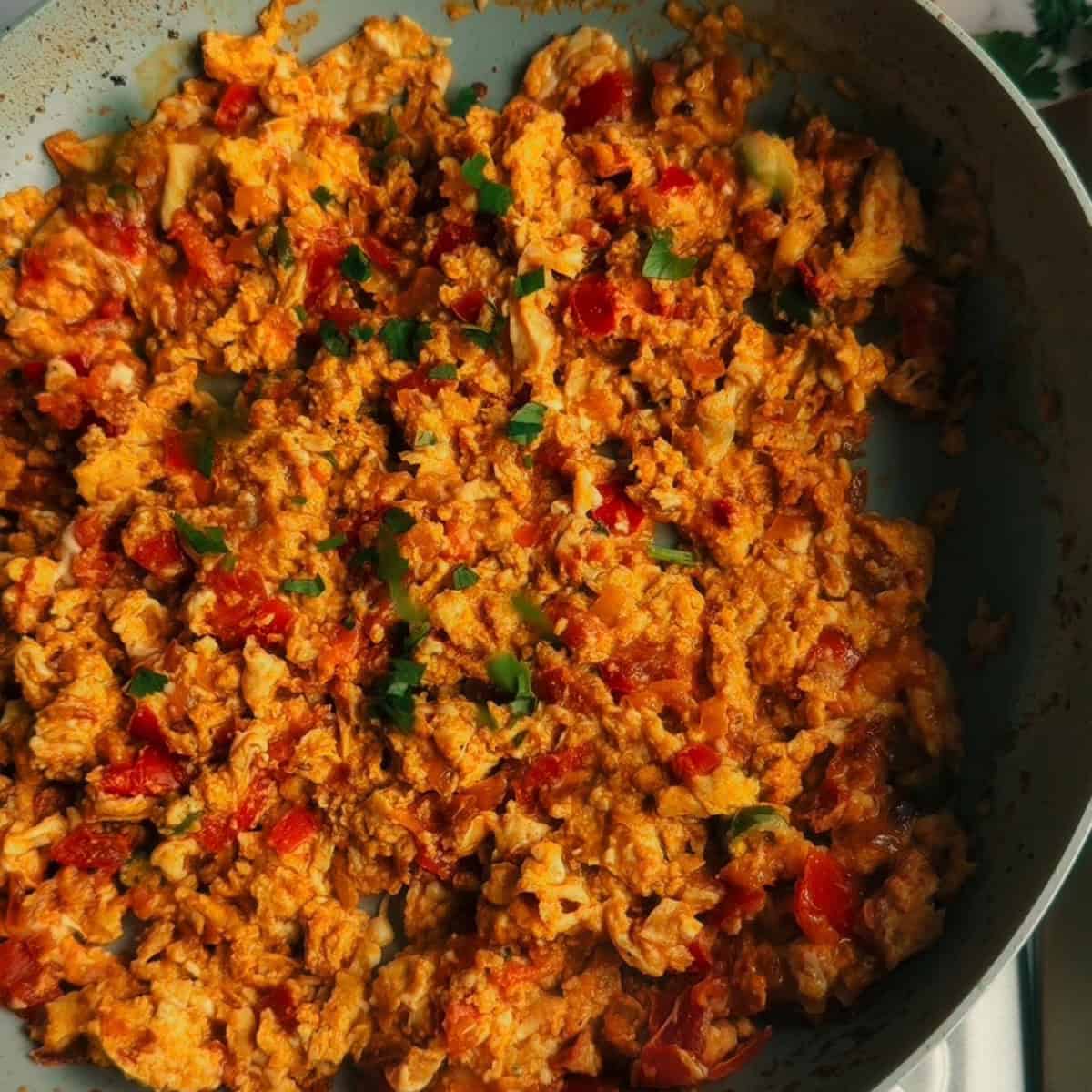 Soft parsi eggs in pan