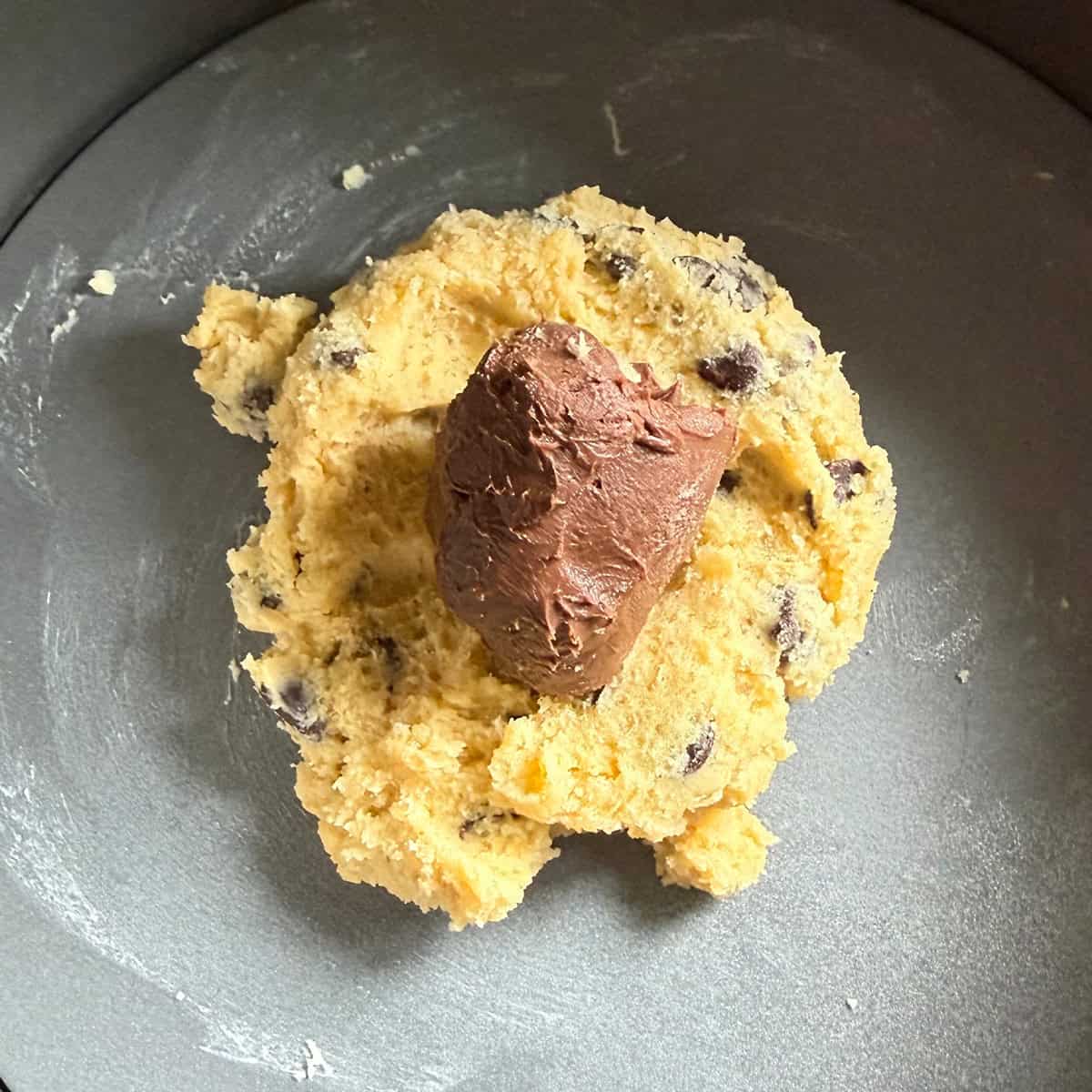 Nutella in middle of cookie dough portion